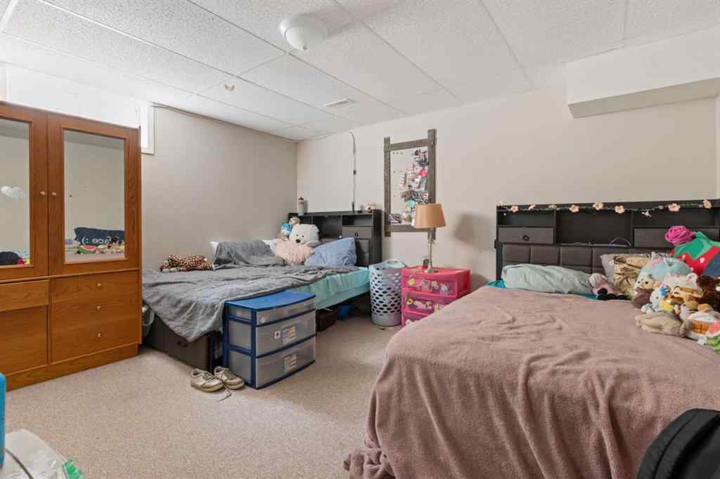MLS® A2236928 - 5424 60 Street  in Victoria Park Camrose, Residential