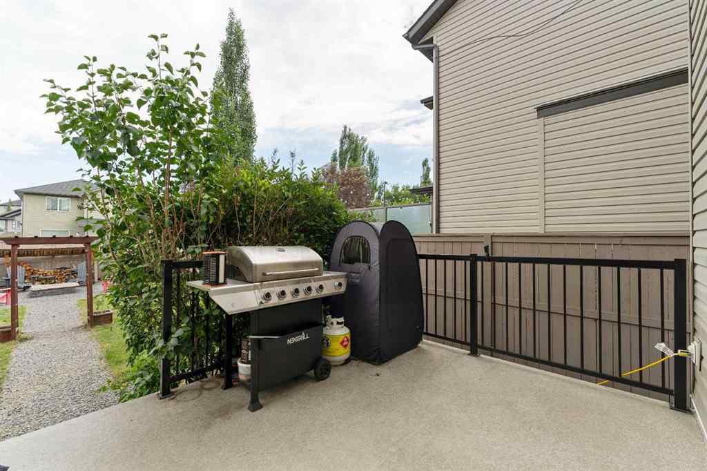MLS® A2236945 - 166 Hillcrest Circle SW in Hillcrest Airdrie, Residential