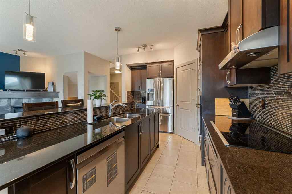 MLS® A2236945 - 166 Hillcrest Circle SW in Hillcrest Airdrie, Residential
