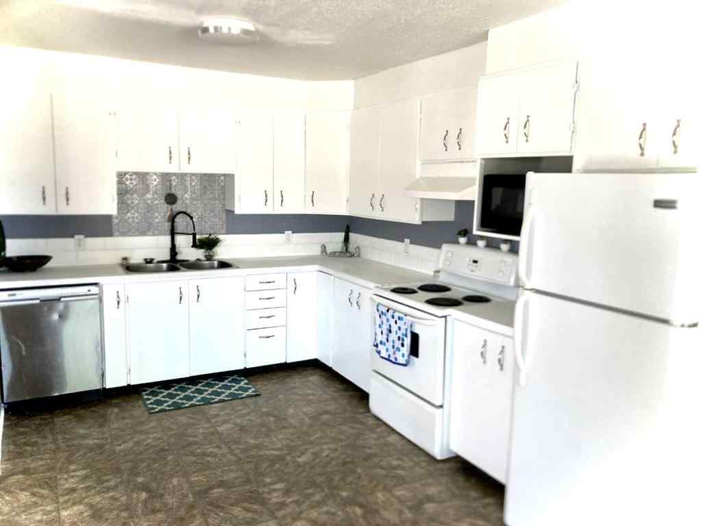 MLS® A2236989 - 4417B 47A Avenue  in Downtown Sylvan Lake, Residential