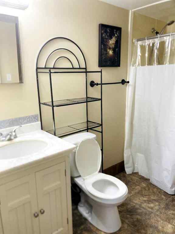 MLS® A2236989 - 4417B 47A Avenue  in Downtown Sylvan Lake, Residential