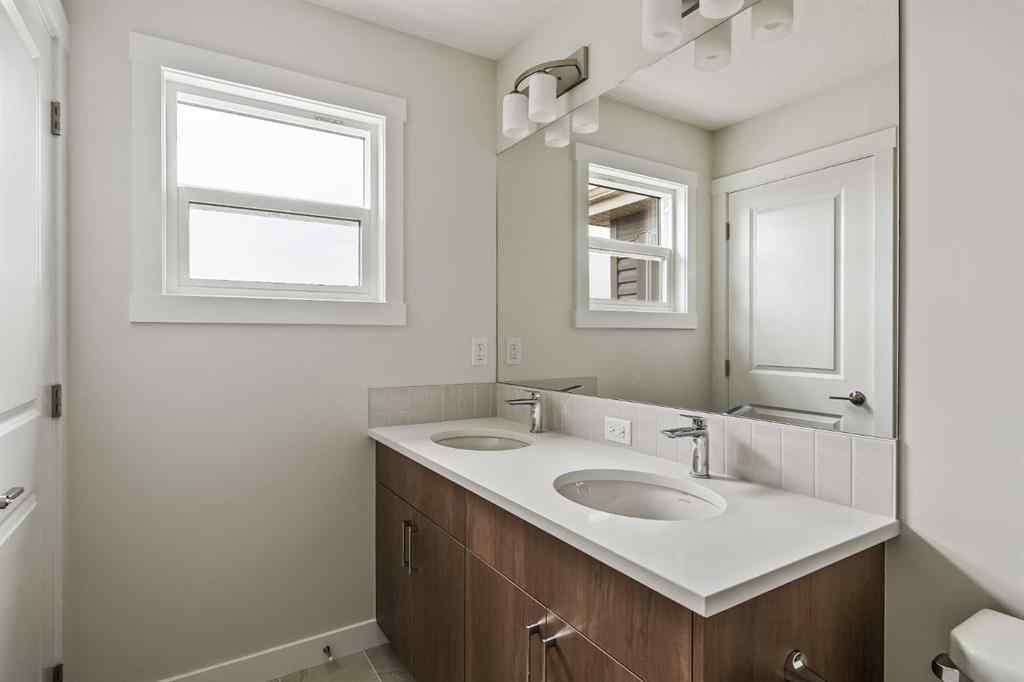 MLS® A2236992 - 1006 Chinook Winds Meadow SW in Chinook Gate Airdrie, Residential