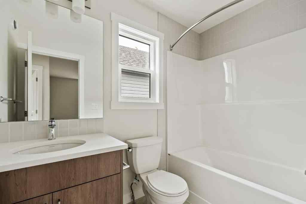 MLS® A2236992 - 1006 Chinook Winds Meadow SW in Chinook Gate Airdrie, Residential