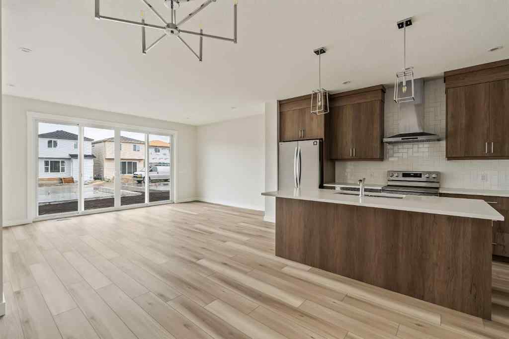 MLS® A2236992 - 1006 Chinook Winds Meadow SW in Chinook Gate Airdrie, Residential