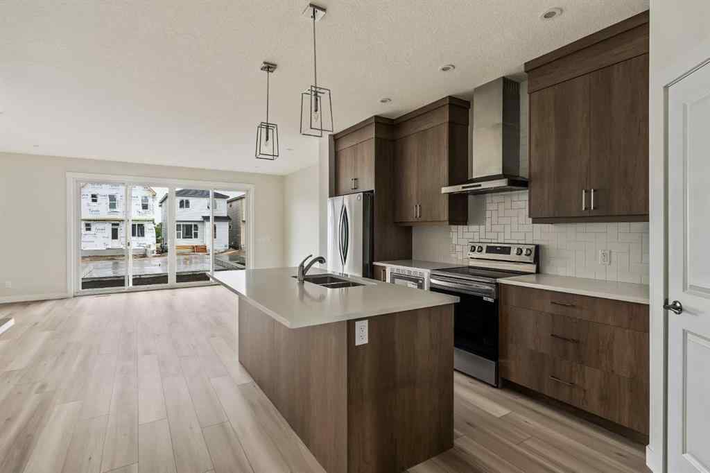 MLS® A2236992 - 1006 Chinook Winds Meadow SW in Chinook Gate Airdrie, Residential
