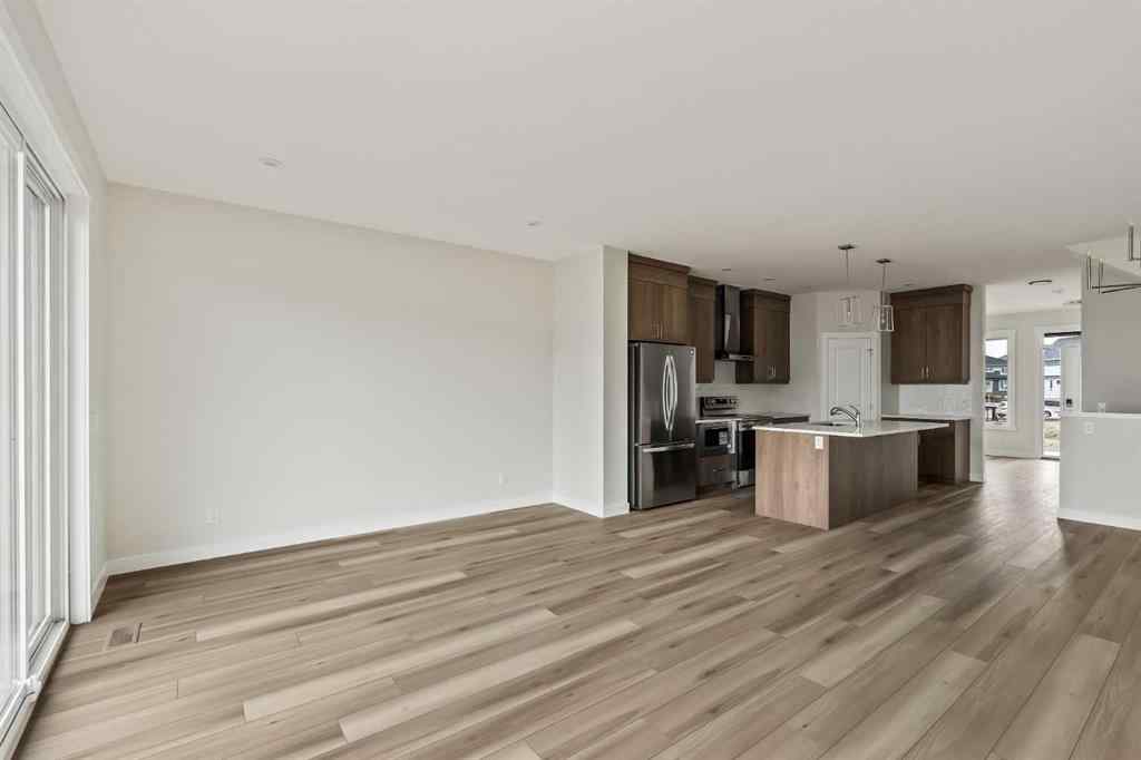 MLS® A2236992 - 1006 Chinook Winds Meadow SW in Chinook Gate Airdrie, Residential