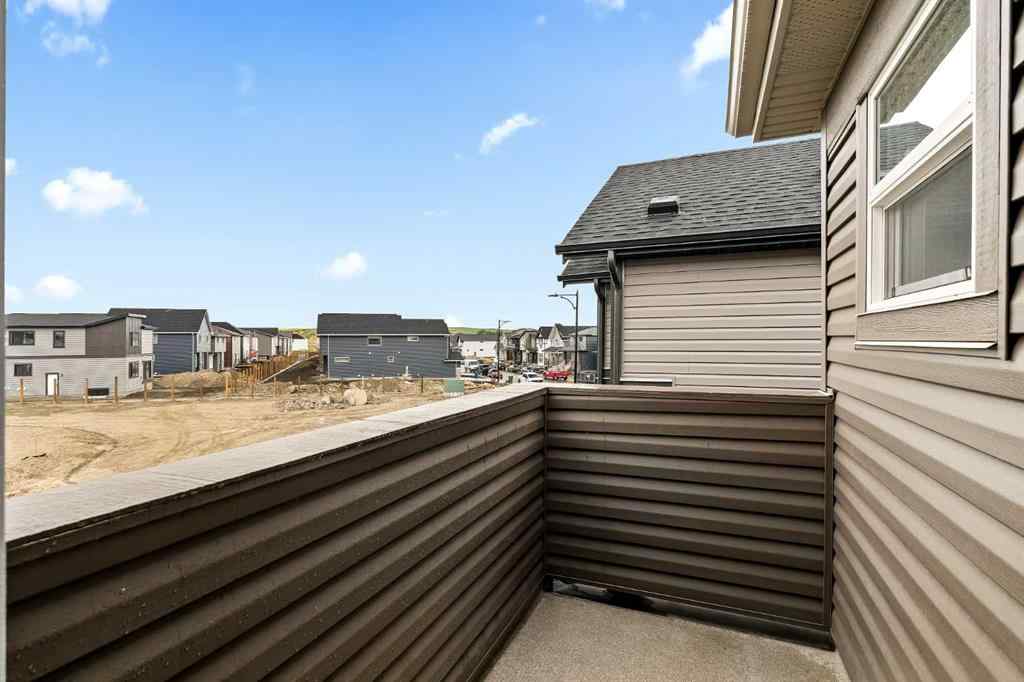 MLS® A2236992 - 1006 Chinook Winds Meadow SW in Chinook Gate Airdrie, Residential