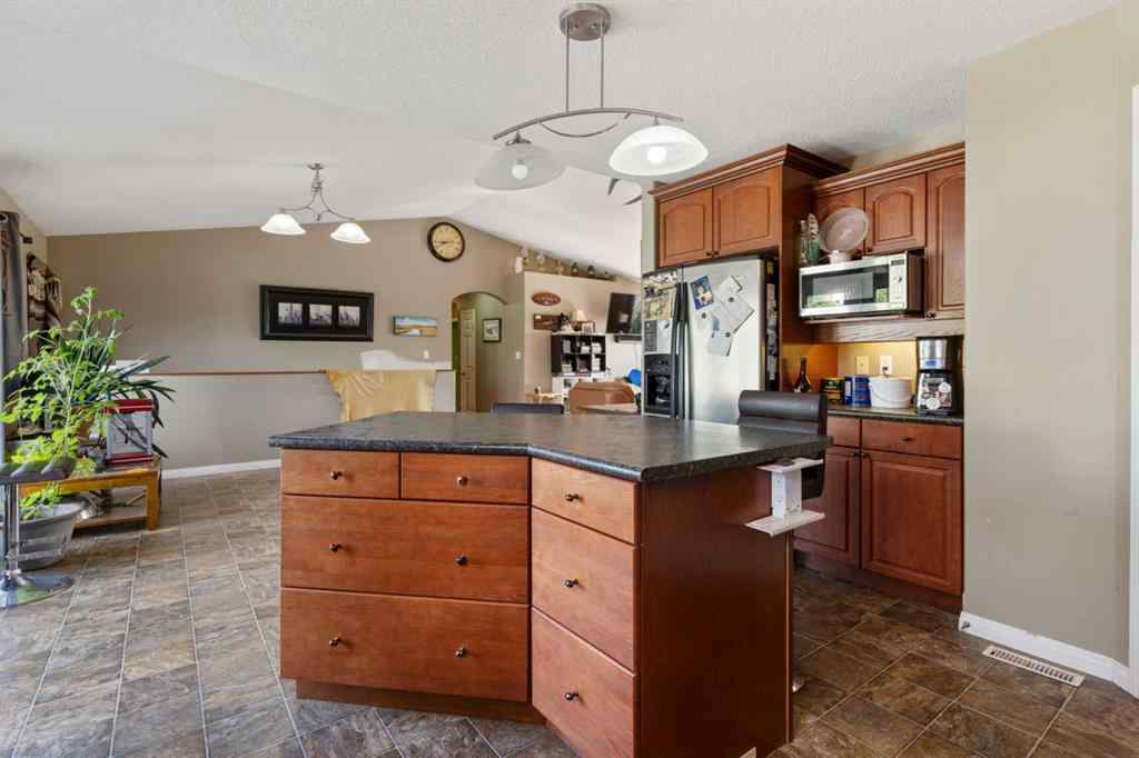 MLS® A2236993 - 43440 Range Road 113   in NONE Rural Flagstaff County, Residential