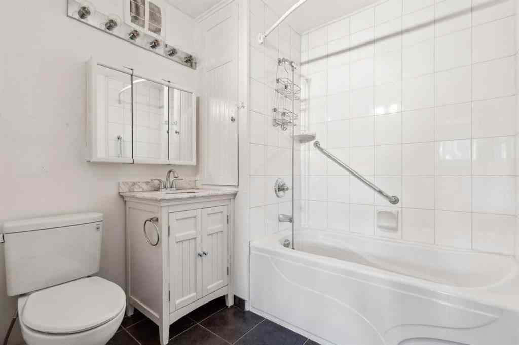 MLS® A2237047 - 608 32 Avenue NE in Winston Heights/Mountview Calgary, Residential