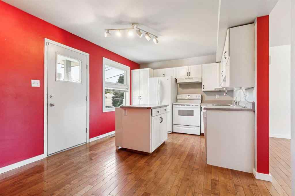 MLS® A2237047 - 608 32 Avenue NE in Winston Heights/Mountview Calgary, Residential