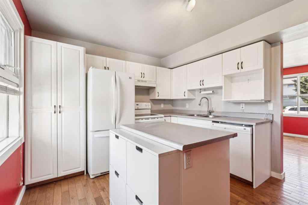 MLS® A2237047 - 608 32 Avenue NE in Winston Heights/Mountview Calgary, Residential