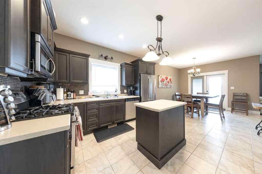MLS® A2237075 - 4007 41 Avenue  in Larsen Grove Lloydminster, Residential