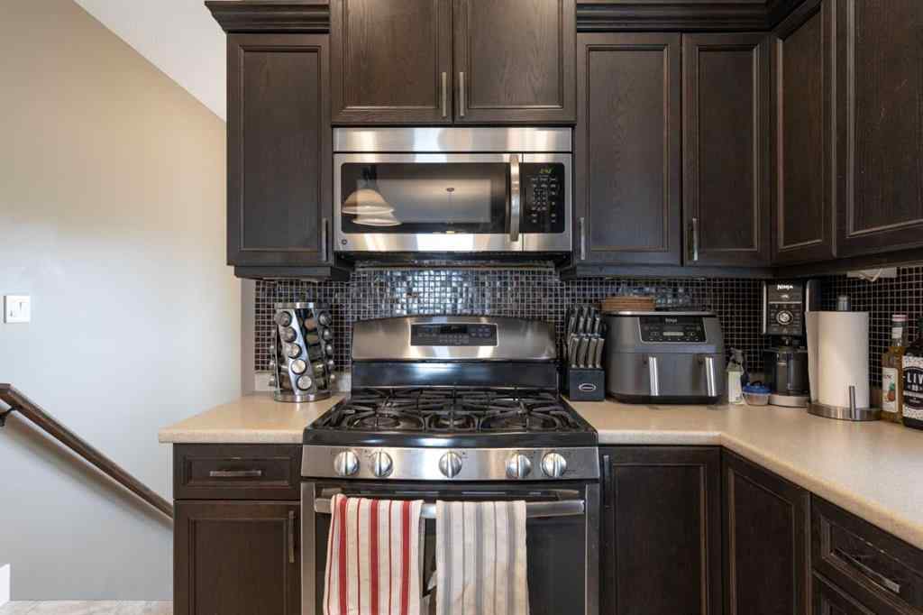 MLS® A2237075 - 4007 41 Avenue  in Larsen Grove Lloydminster, Residential