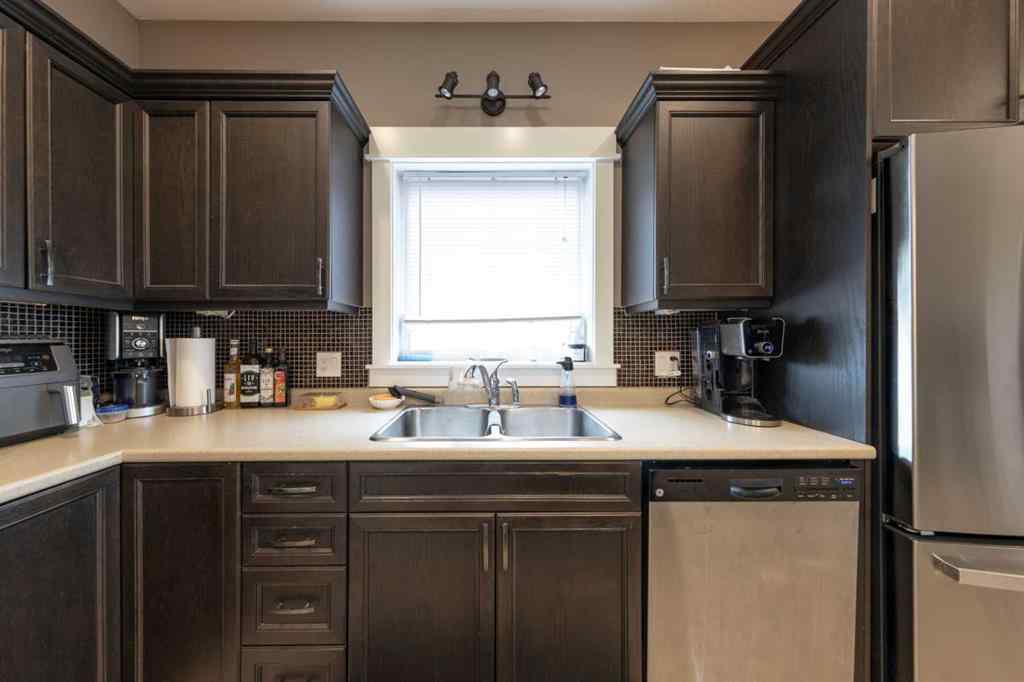 MLS® A2237075 - 4007 41 Avenue  in Larsen Grove Lloydminster, Residential
