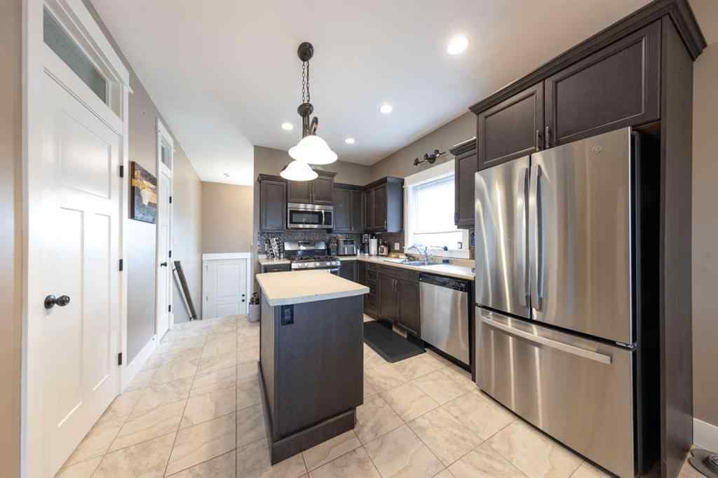 MLS® A2237075 - 4007 41 Avenue  in Larsen Grove Lloydminster, Residential