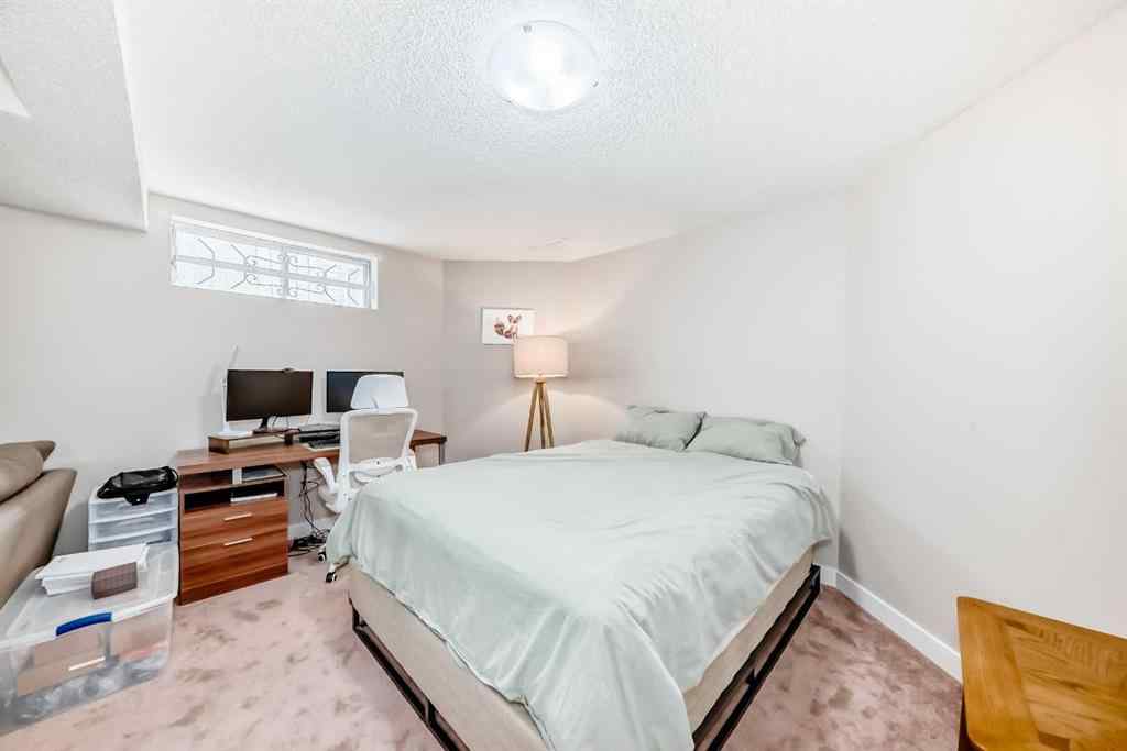 MLS® A2237084 - 60 Sunlake Road SE in Sundance Calgary, Residential