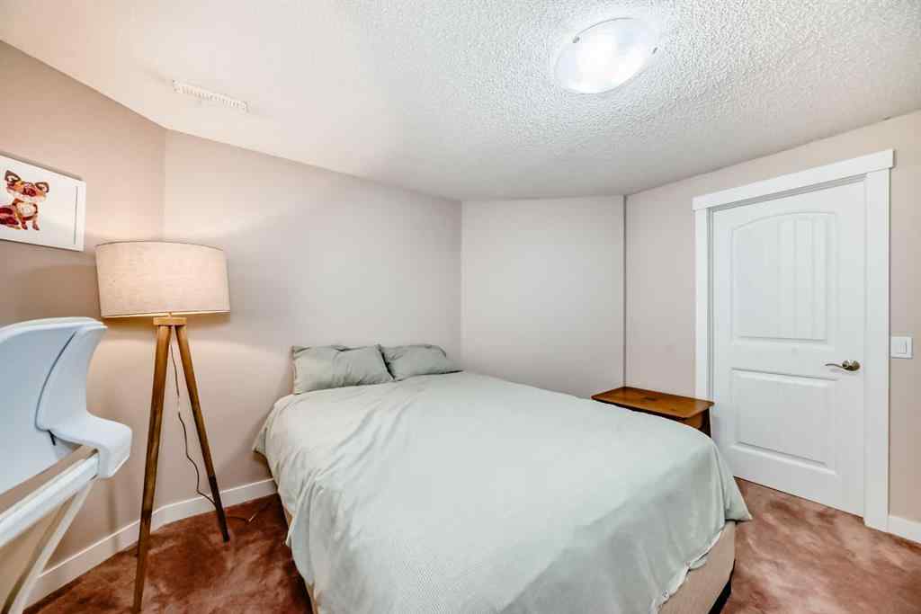 MLS® A2237084 - 60 Sunlake Road SE in Sundance Calgary, Residential