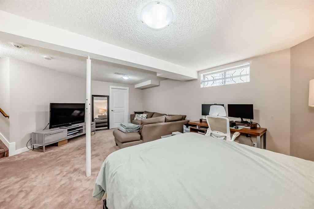 MLS® A2237084 - 60 Sunlake Road SE in Sundance Calgary, Residential