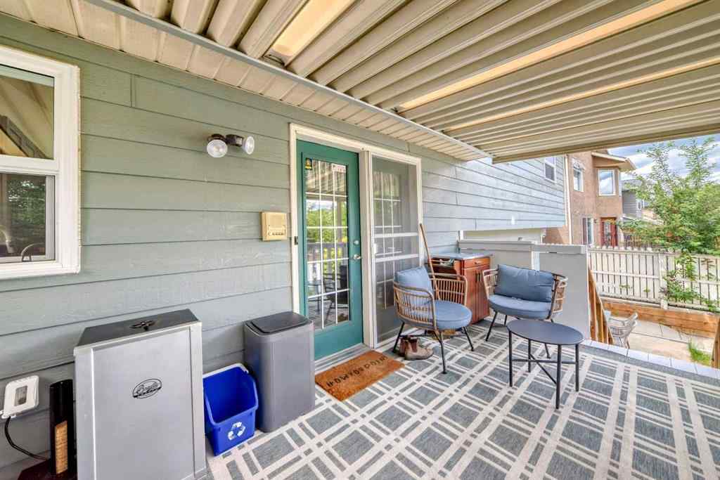 MLS® A2237084 - 60 Sunlake Road SE in Sundance Calgary, Residential