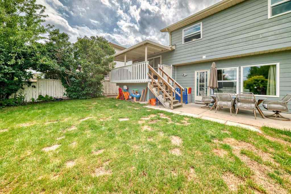 MLS® A2237084 - 60 Sunlake Road SE in Sundance Calgary, Residential