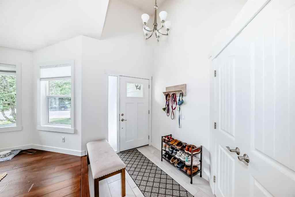 MLS® A2237084 - 60 Sunlake Road SE in Sundance Calgary, Residential