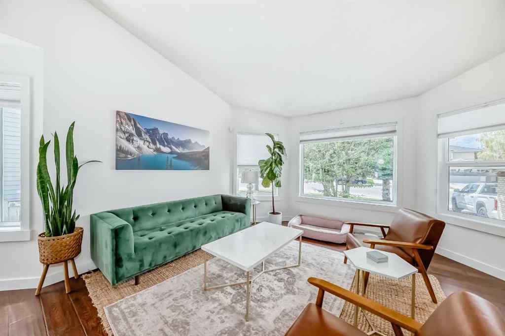 MLS® A2237084 - 60 Sunlake Road SE in Sundance Calgary, Residential