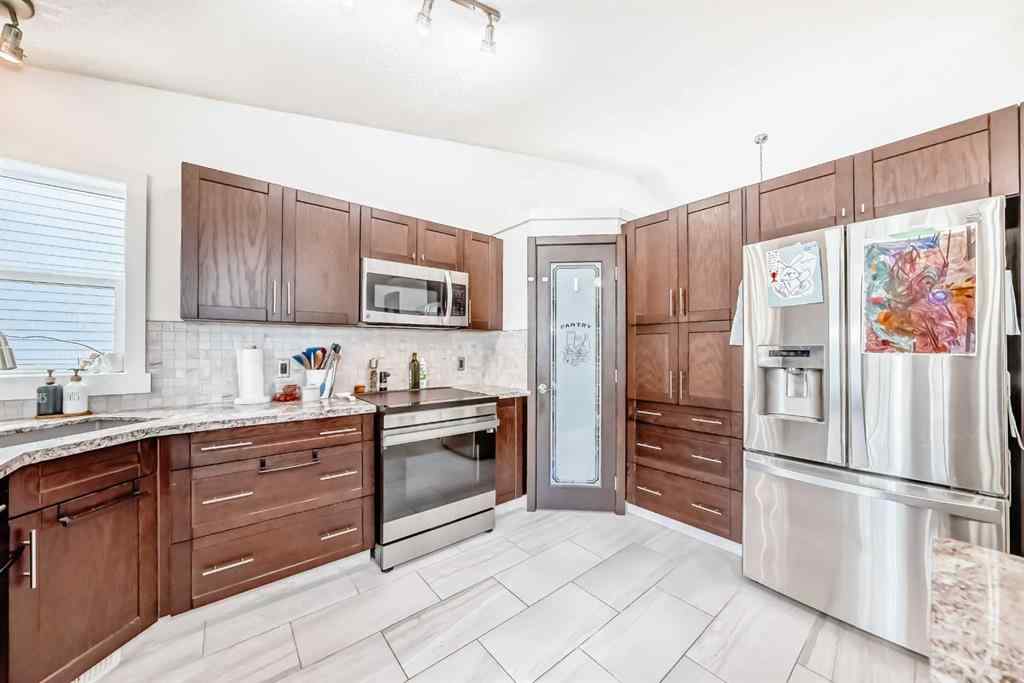 MLS® A2237084 - 60 Sunlake Road SE in Sundance Calgary, Residential
