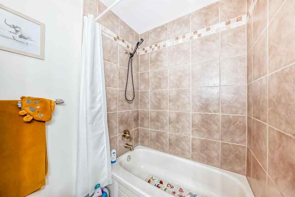 MLS® A2237084 - 60 Sunlake Road SE in Sundance Calgary, Residential