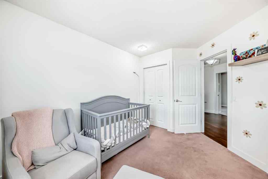 MLS® A2237084 - 60 Sunlake Road SE in Sundance Calgary, Residential