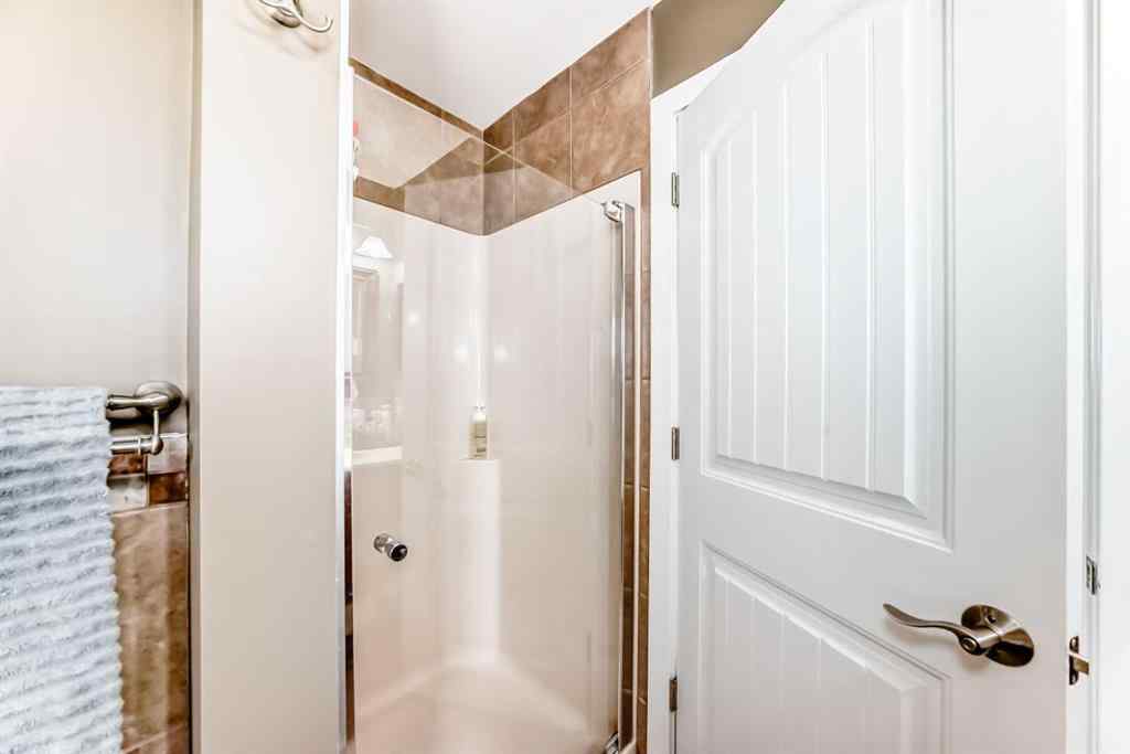 MLS® A2237084 - 60 Sunlake Road SE in Sundance Calgary, Residential