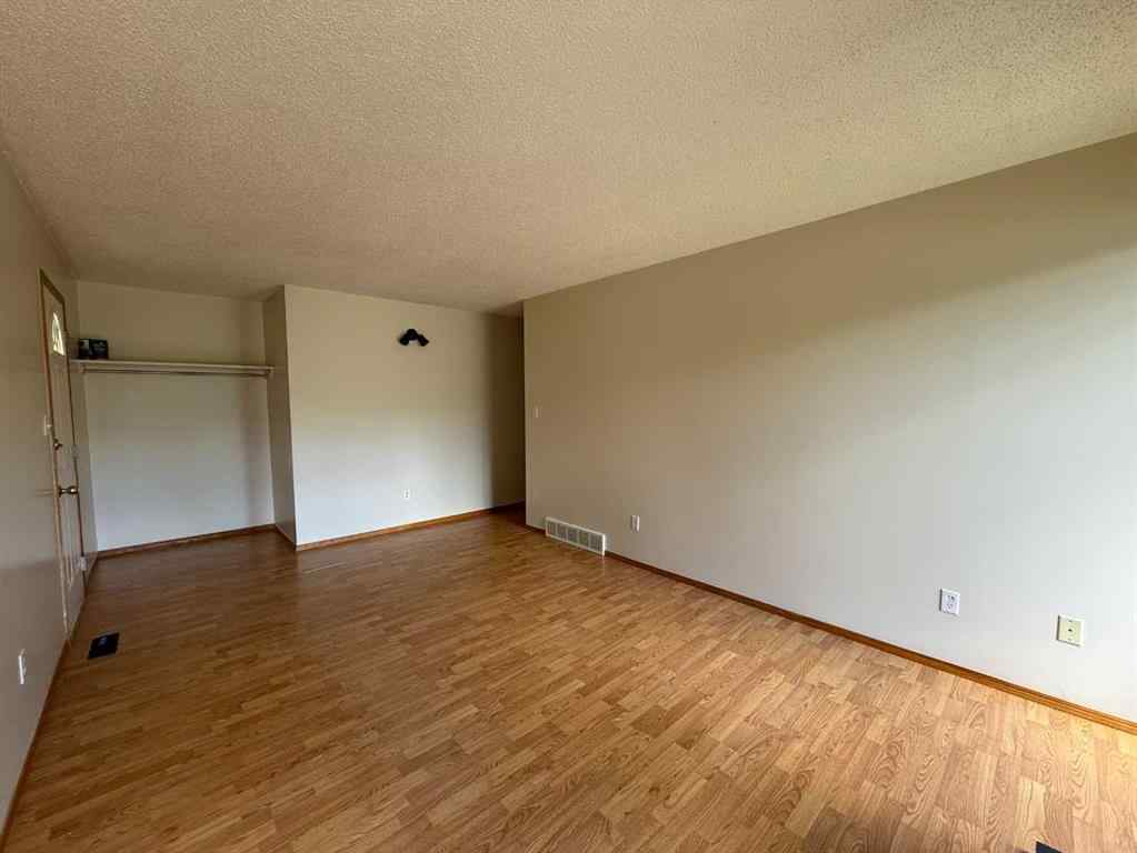 MLS® A2237092 - 4206, 4208 44 Street   in Riverside Ponoka, Residential