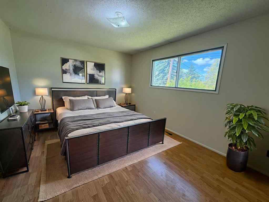 MLS® A2237092 - 4206, 4208 44 Street   in Riverside Ponoka, Residential