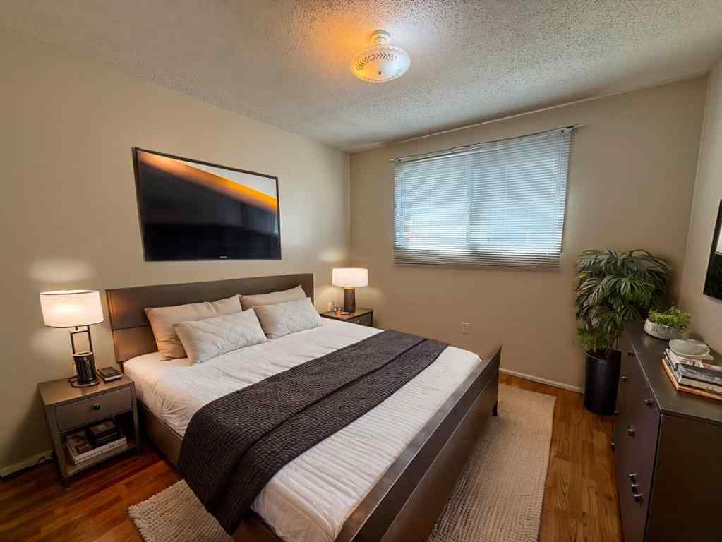 MLS® A2237092 - 4206, 4208 44 Street   in Riverside Ponoka, Residential