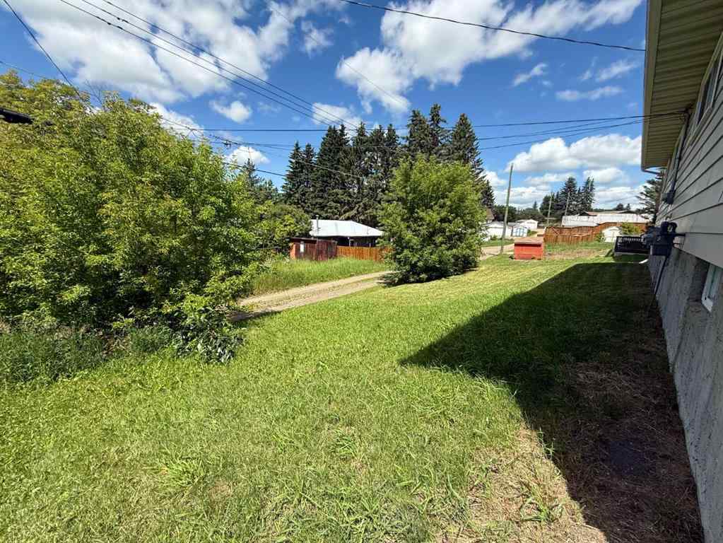 MLS® A2237092 - 4206, 4208 44 Street   in Riverside Ponoka, Residential