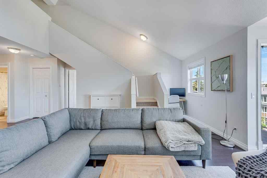 MLS® A2237094 - Unit #303 1631 28 Avenue SW in South Calgary Calgary, Residential