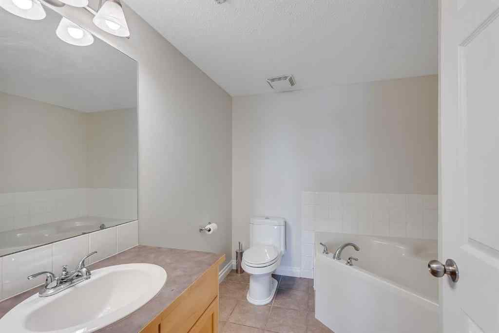 MLS® A2237094 - Unit #303 1631 28 Avenue SW in South Calgary Calgary, Residential