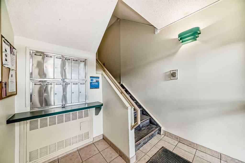 MLS® A2237108 - Unit #33 2033 Edenwold Heights NW in Edgemont Calgary, Residential