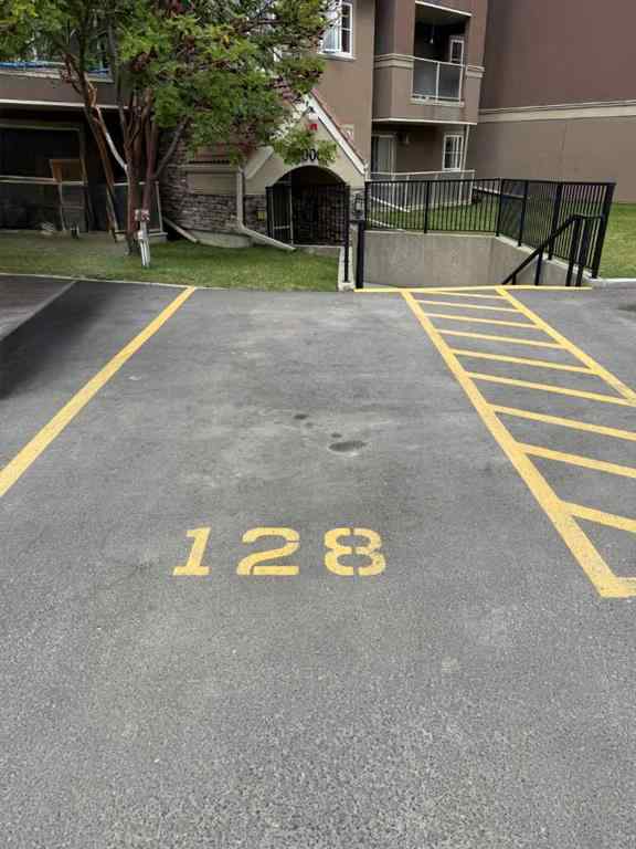 MLS® A2237108 - Unit #33 2033 Edenwold Heights NW in Edgemont Calgary, Residential