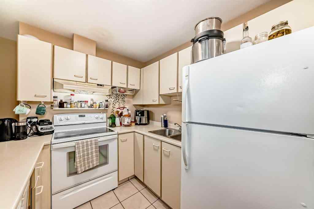 MLS® A2237108 - Unit #33 2033 Edenwold Heights NW in Edgemont Calgary, Residential