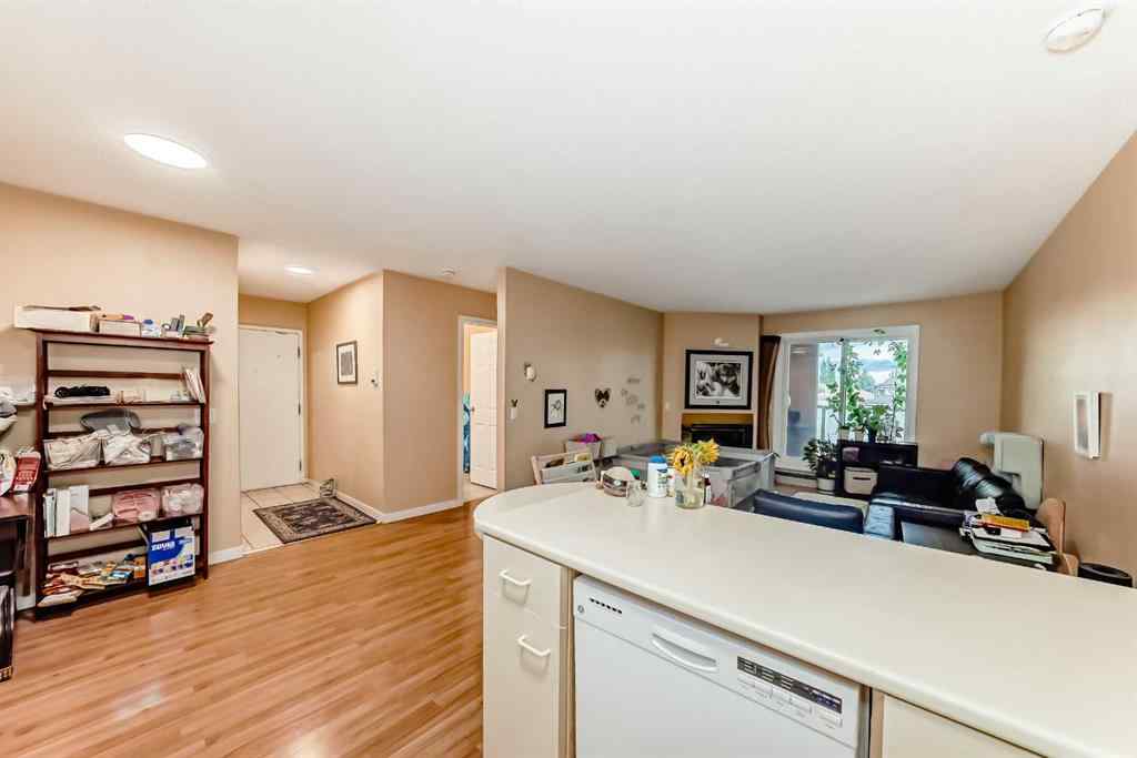 MLS® A2237108 - Unit #33 2033 Edenwold Heights NW in Edgemont Calgary, Residential