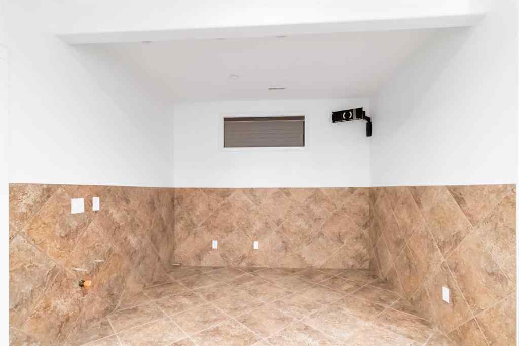 MLS® A2237110 - 172 GRAVELSTONE Way  in Stonecreek Fort McMurray, Residential