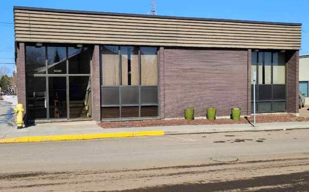 MLS® A2237139 - Unit #Upper Floor 5020 48 Street  in Central Business District Lloydminster, Commercial