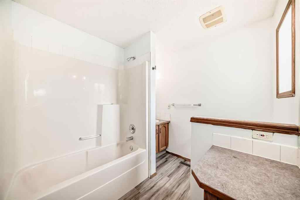 MLS® A2237152 - 52 Saddleback Way NE in Saddle Ridge Calgary, Residential