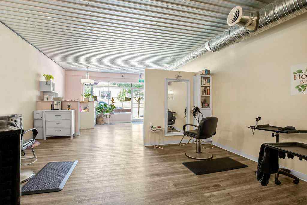 MLS® A2237164 - 133 5th Avenue SW in NONE High River, Commercial