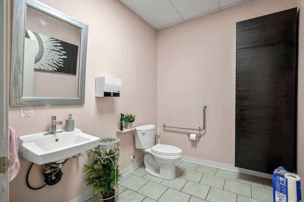 MLS® A2237164 - 133 5th Avenue SW in NONE High River, Commercial