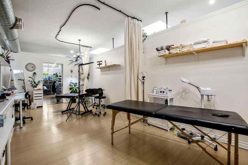 MLS® A2237164 - 133 5th Avenue SW in NONE High River, Commercial