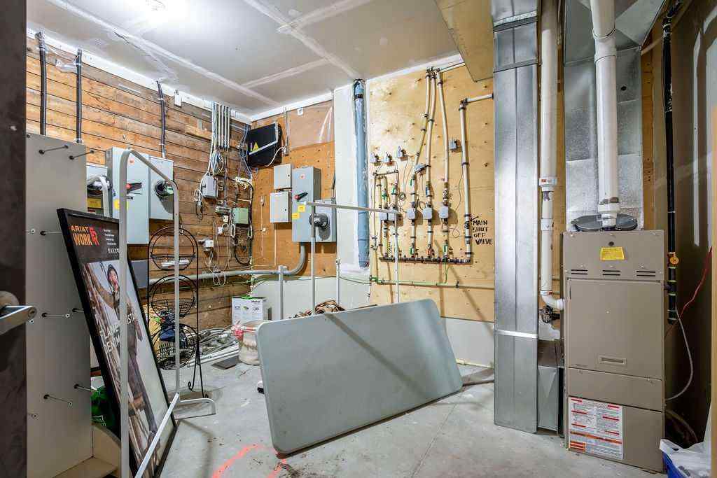 MLS® A2237164 - 133 5th Avenue SW in NONE High River, Commercial