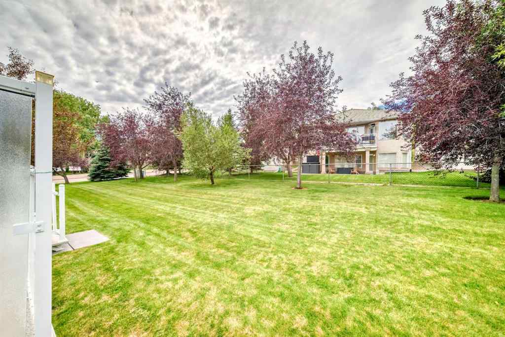 MLS® A2237172 - 11 Hamptons Bay NW in Hamptons Calgary, Residential