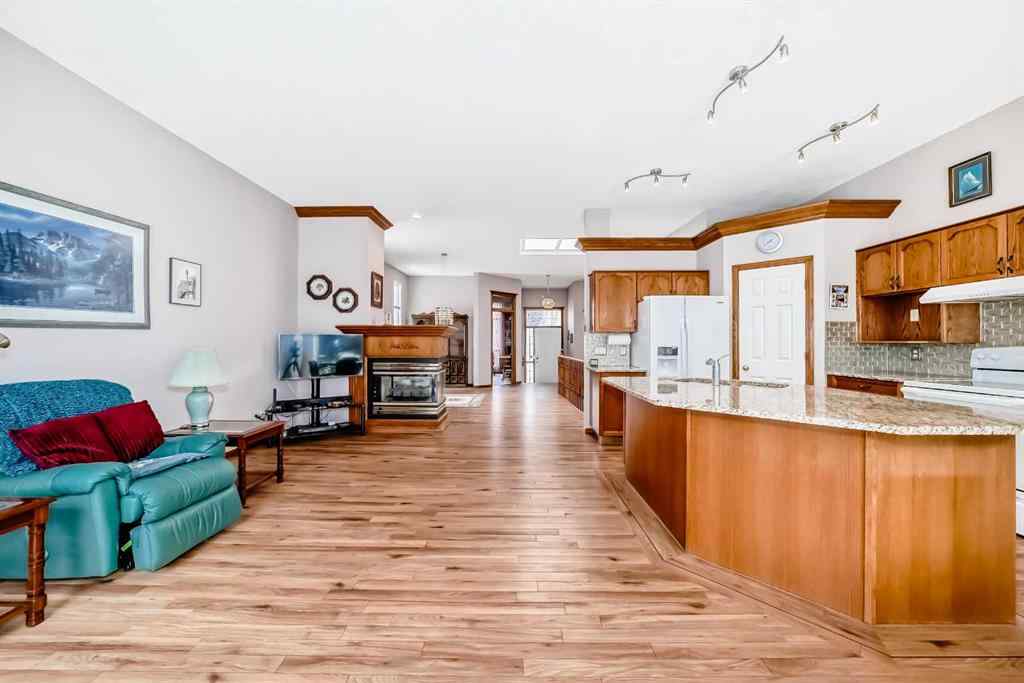 MLS® A2237172 - 11 Hamptons Bay NW in Hamptons Calgary, Residential