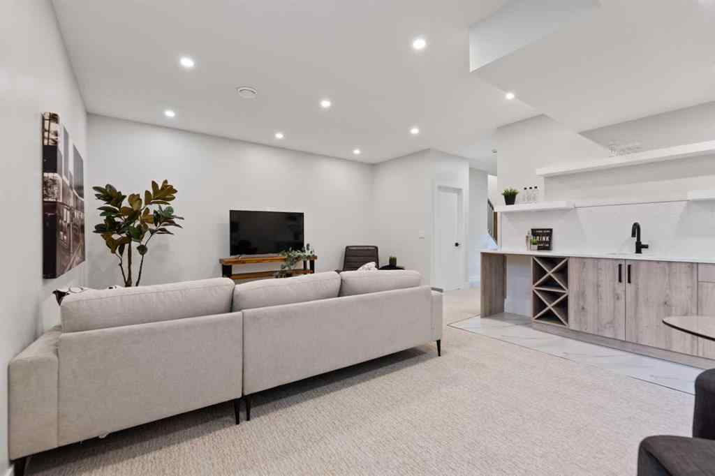 MLS® A2237203 - 2110 23 Avenue SW in Richmond Calgary, Residential